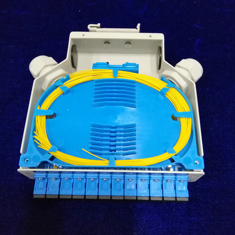 24 Cores SC UPC Fiber Optic Termination Box For FTTH Networks DIN Rail ...
